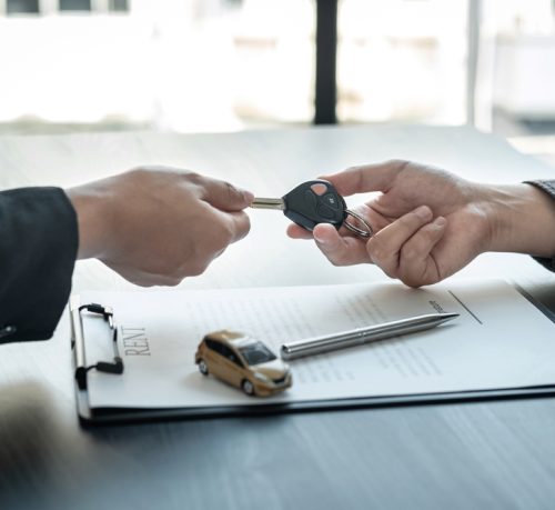 Man,Client,Is,Signing,On,The,Contract,Car,Trade,Or